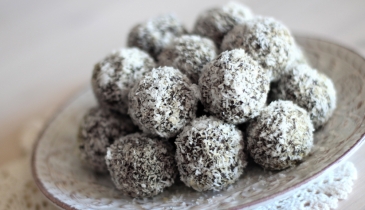 Chocolate bliss balls